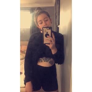 Meet your Posher, Simone